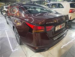 نيسان ألتيما